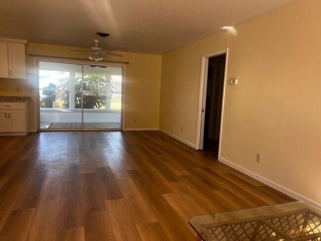 Building Photo - Immediate Availability on Newly Updated 2BR/2BA in South Venice