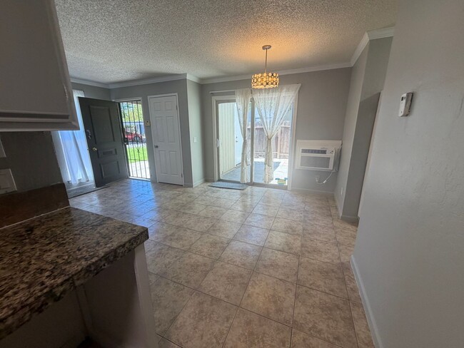 Building Photo - 124 Del Norte Ct