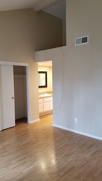 Building Photo - 433 Bryson Springs