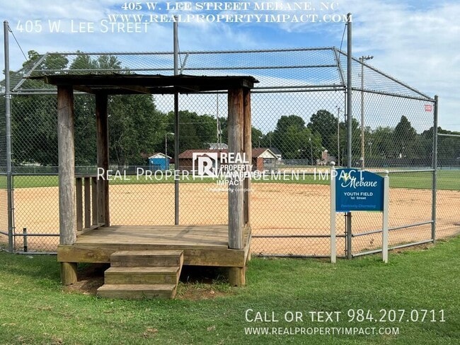 Building Photo - 405 W Lee St