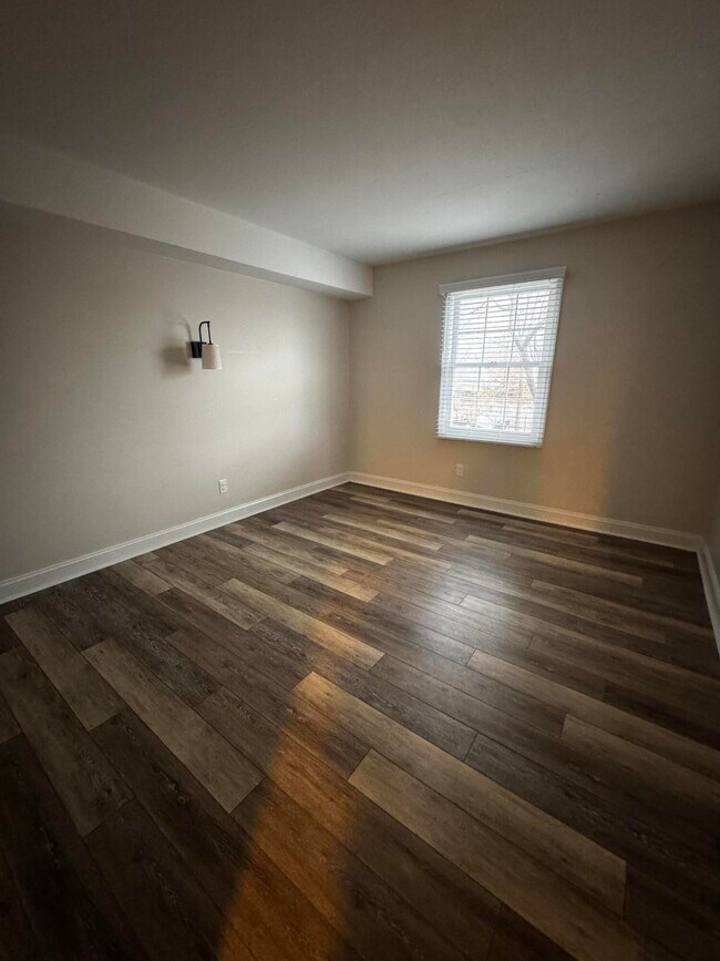 Building Photo - 175 Malabu Dr