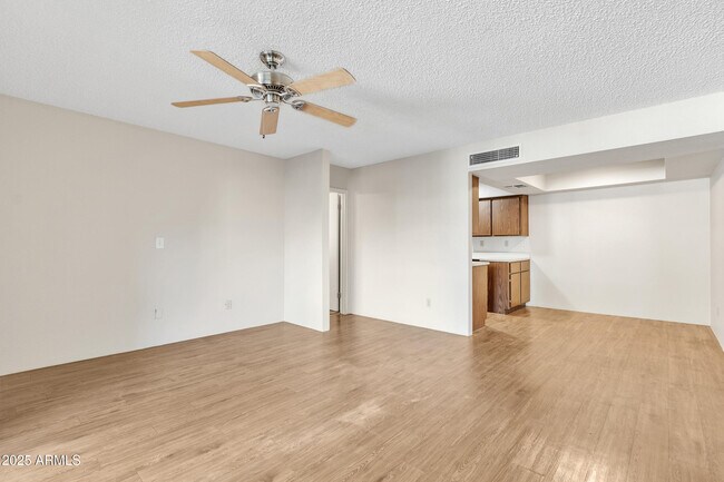 Building Photo - 4444 E Paradise Village Pkwy N