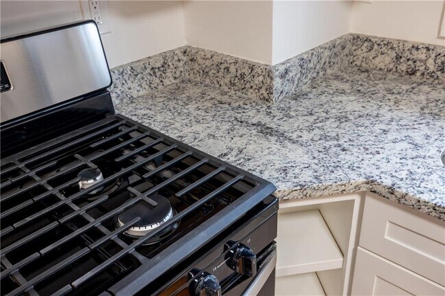 Building Photo - 897 Argonne Ave NE