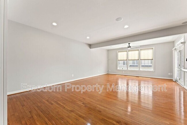 Building Photo - 42524 Rowderbury Sq