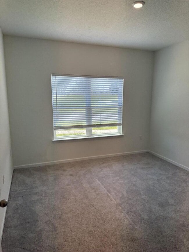 Building Photo - Charming 4 bedroom 3 bathroom in Yellow River Ranch