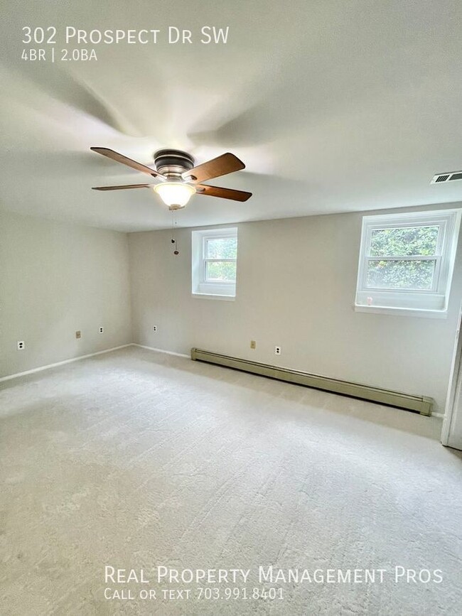 Building Photo - Updated 4 Bedroom 2 Bath Single Family Hom...