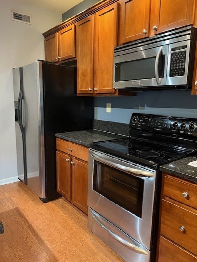 Building Photo - 160_WALL