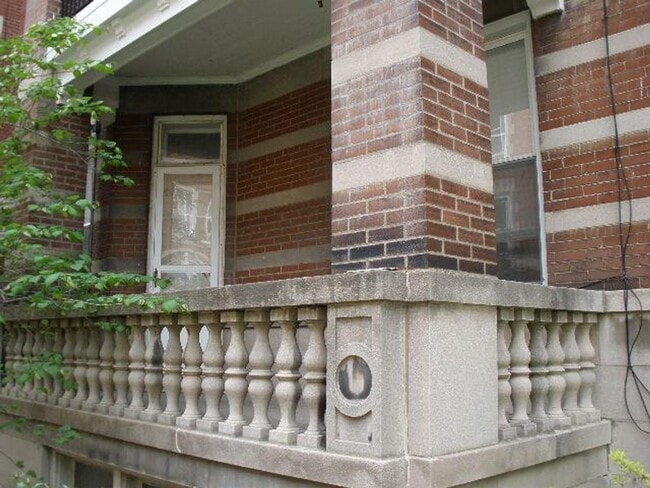 Building Photo - Charming Condo Walkable to Central West End-Washer Dryer in Unit