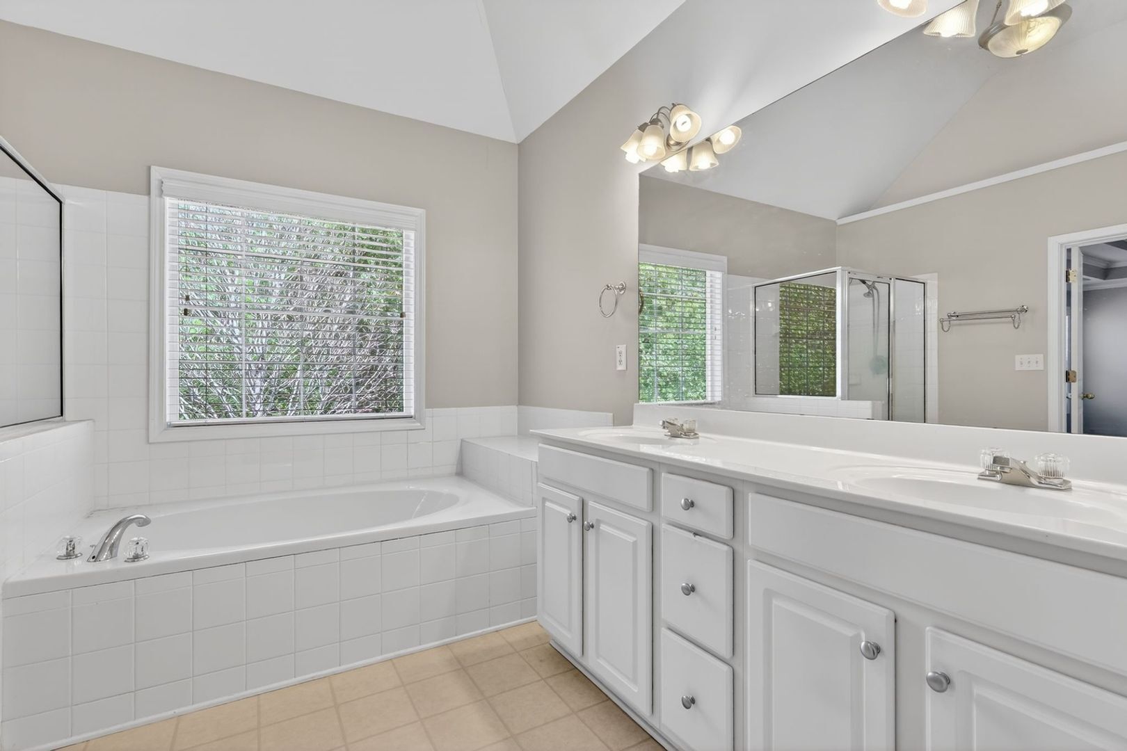 Building Photo - 6108 Vintage Pointe Pl