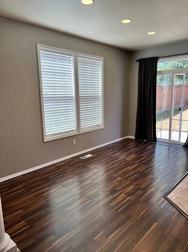 Building Photo - 8225 Sweetbrier Loop SE