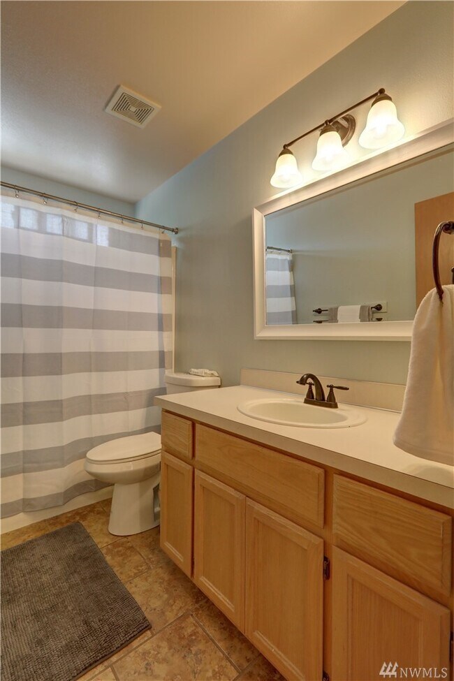 Building Photo - 16110 132nd Ave E