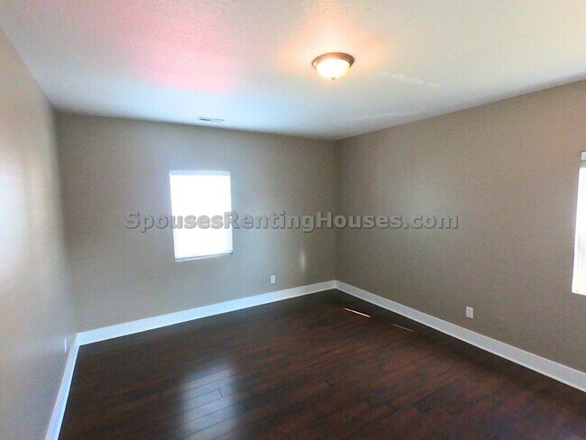 Building Photo - 1402-1404 Charles Street - 1404