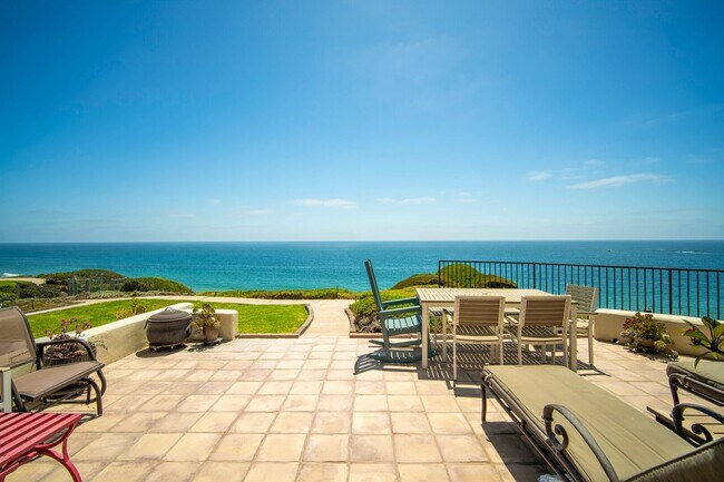 Building Photo - Dream home Located on the Bluff of Southwe...