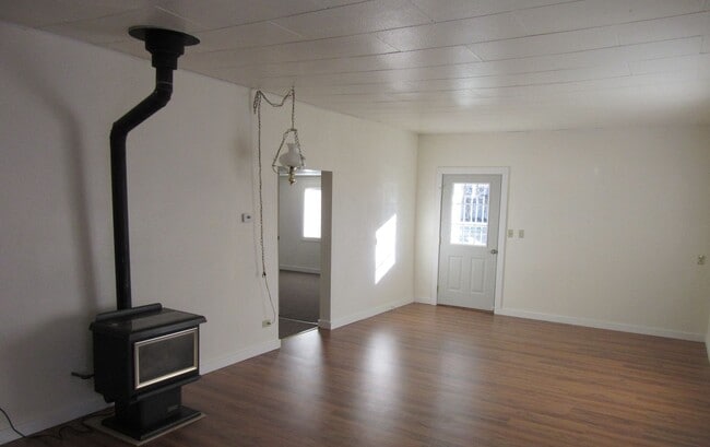 Building Photo - 912 N 1st St