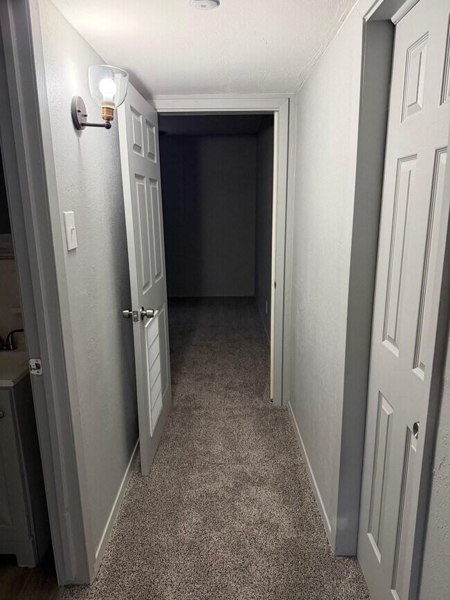 Building Photo - Pine Street Terrace