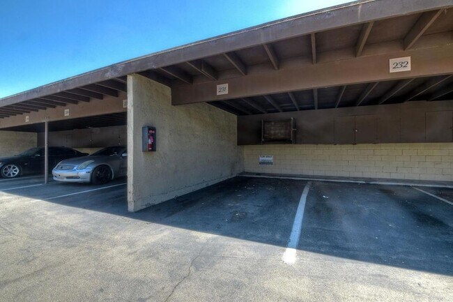 Building Photo - 615 Fredricks Ave