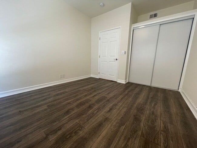 Building Photo - BEAUTIFUL 4 BEDROOM + 3 BATHROOM HOUSE IN SANTA CLARITA AVAILABLE NOW!