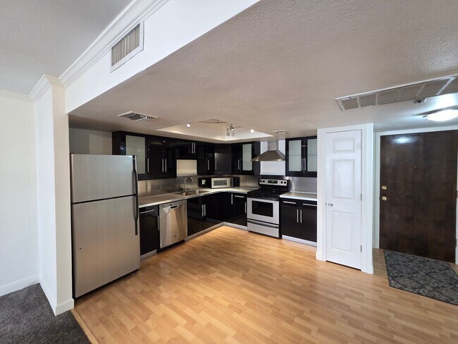 Building Photo - Beautiful 2 Bed/2 Bath Condo in Scottsdale...