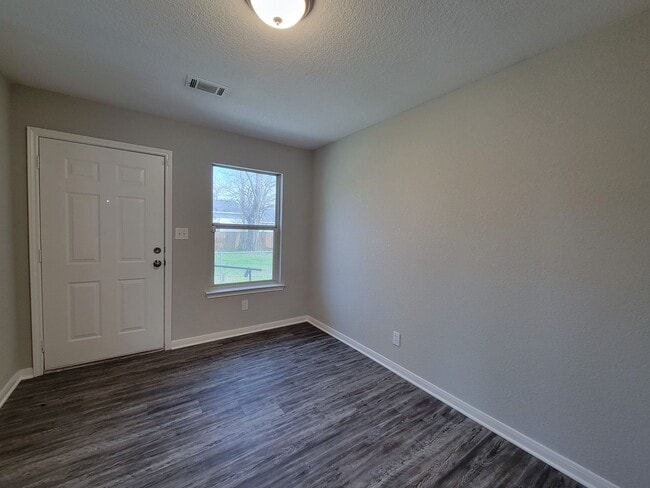 Building Photo - BEAUTIFUL 3 BEDROOM HOME IN CONROE WITH AL...