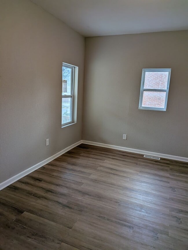 Building Photo - Cool 3 bed 2 bath House in Jeff City