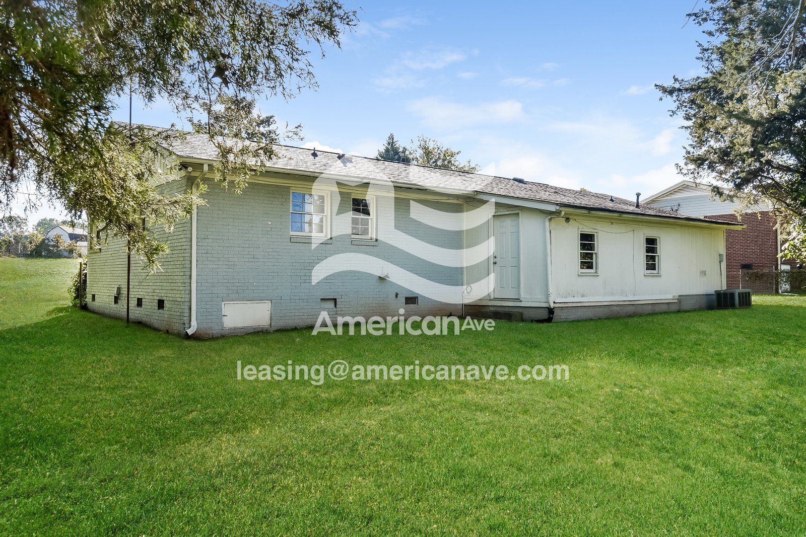 Building Photo - 537 Hemingway St