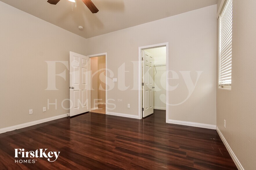 Building Photo - 5485 Ovando Way