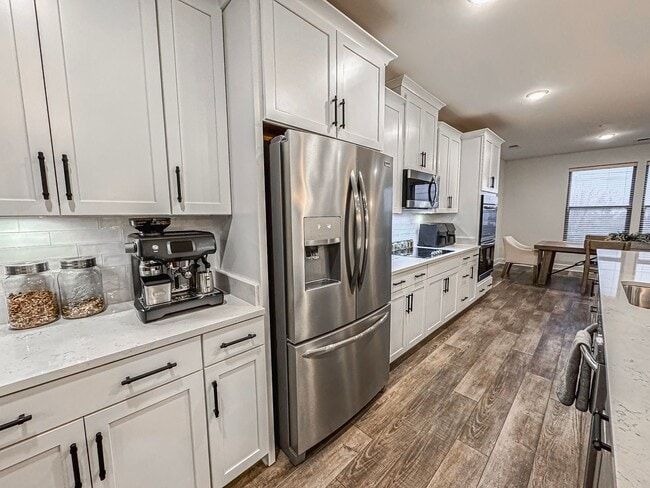 Building Photo - Modern 3 Bed 2.5 Bath End-Unit Townhome With Deck In The Landing At Cannon Branch