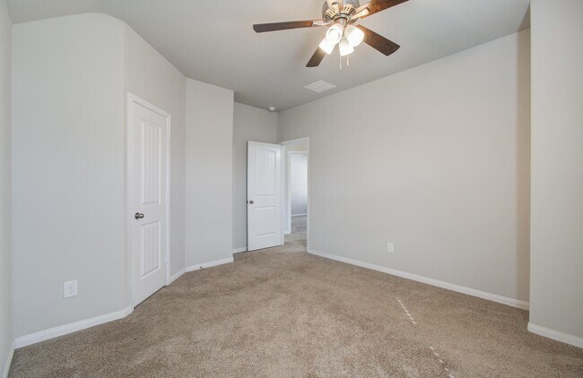 Building Photo - 3514 Vivaldi Dr