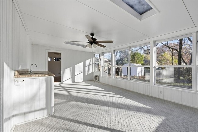 Building Photo - 6417 Darwood Ave