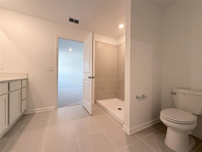 Building Photo - 2740 Lookout Rdg Rd