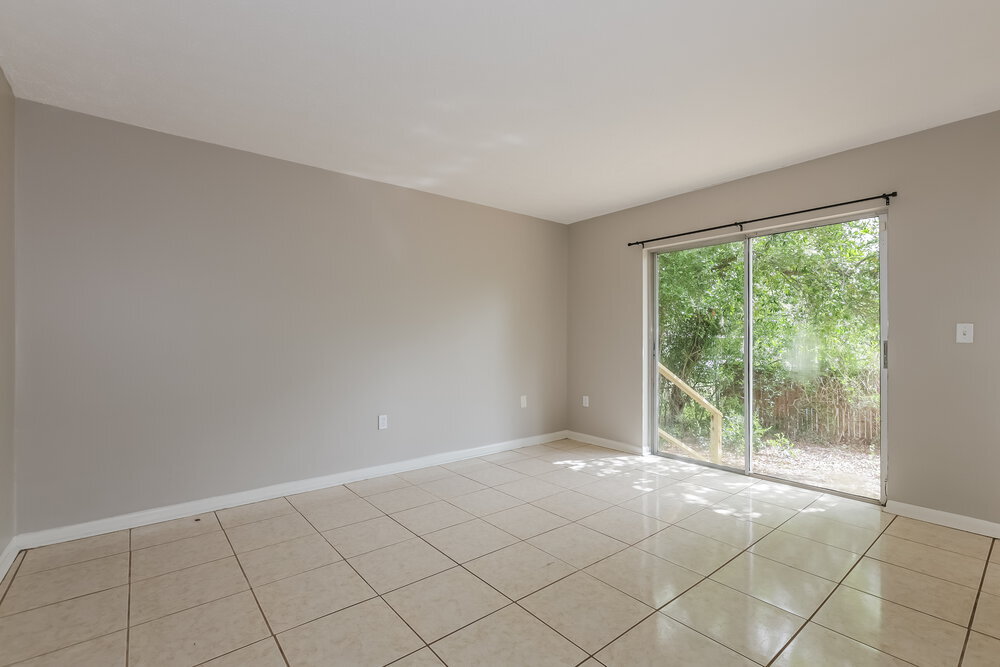 Building Photo - 9811 N Connechusett Rd