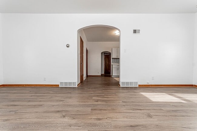 Building Photo - Single Family Home