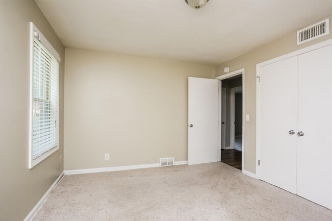 Building Photo - 2991 Elgin Dr