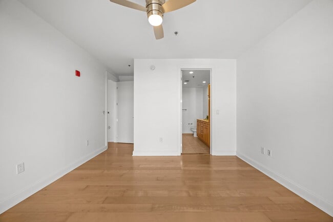 Building Photo - 618 N Boylan Ave