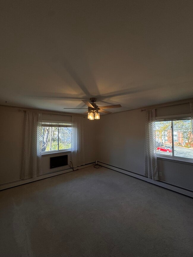 Building Photo - 1321 W Main St