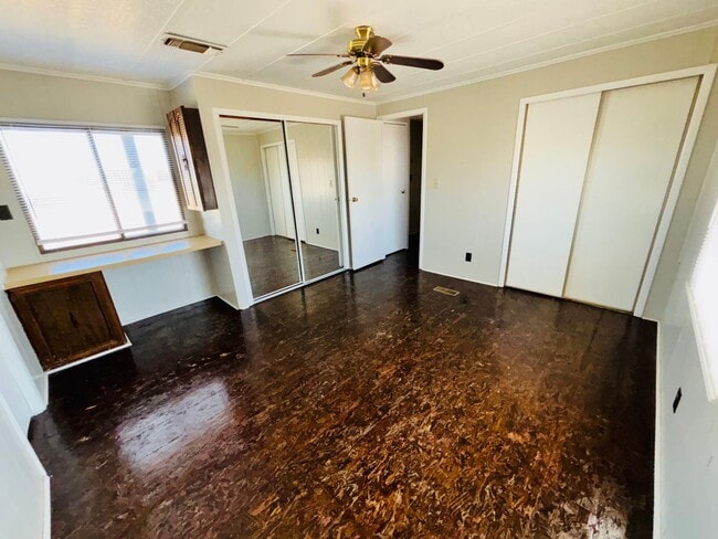 Building Photo - 7600 N Judy Ln