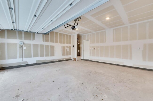 Building Photo - 1008 Gray Fox Lp