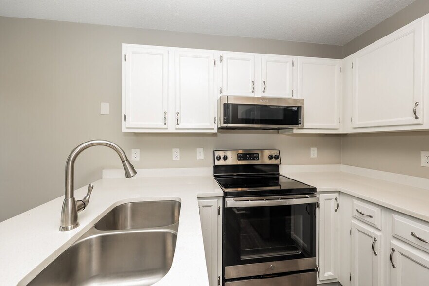 Building Photo - 205 Babe Ruth Cove