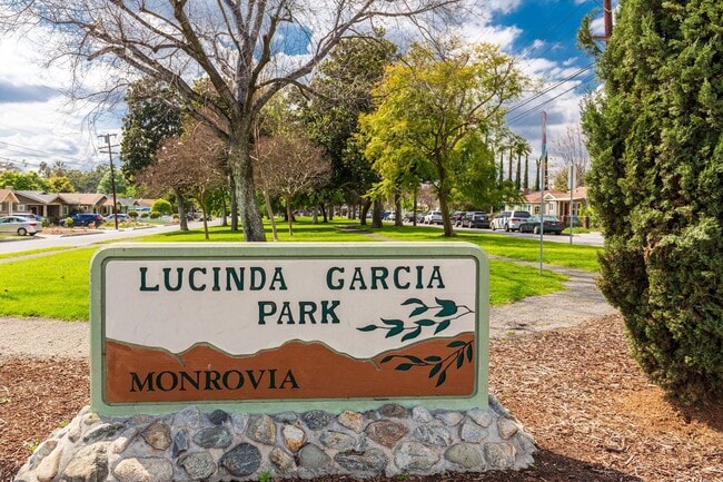 Building Photo - Mayflower Ave