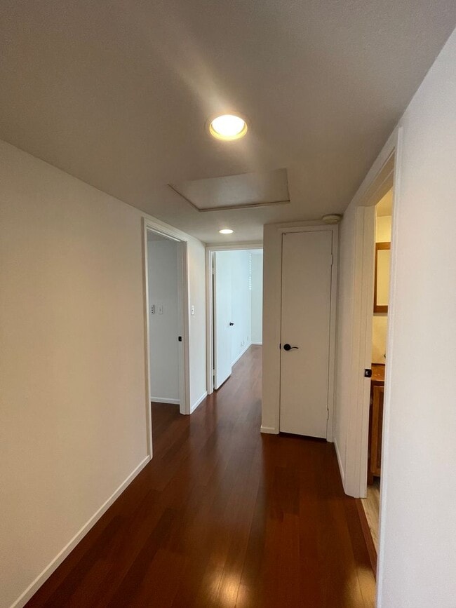 Building Photo - 2 Bed / 2 Bath in Clairemont