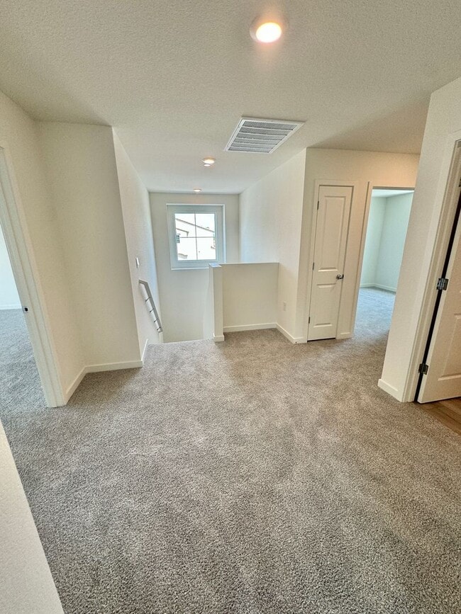 Building Photo - FOUR-FIVE/OFFICE BEDROOM THREE BATHROOM SE...
