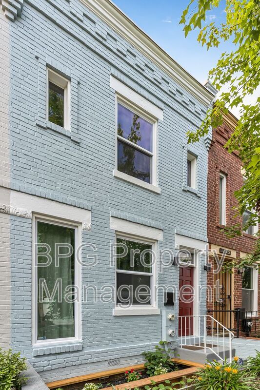 Building Photo - 1217 Duncan Pl NE