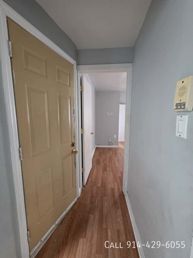 Building Photo - 118 Waverly St