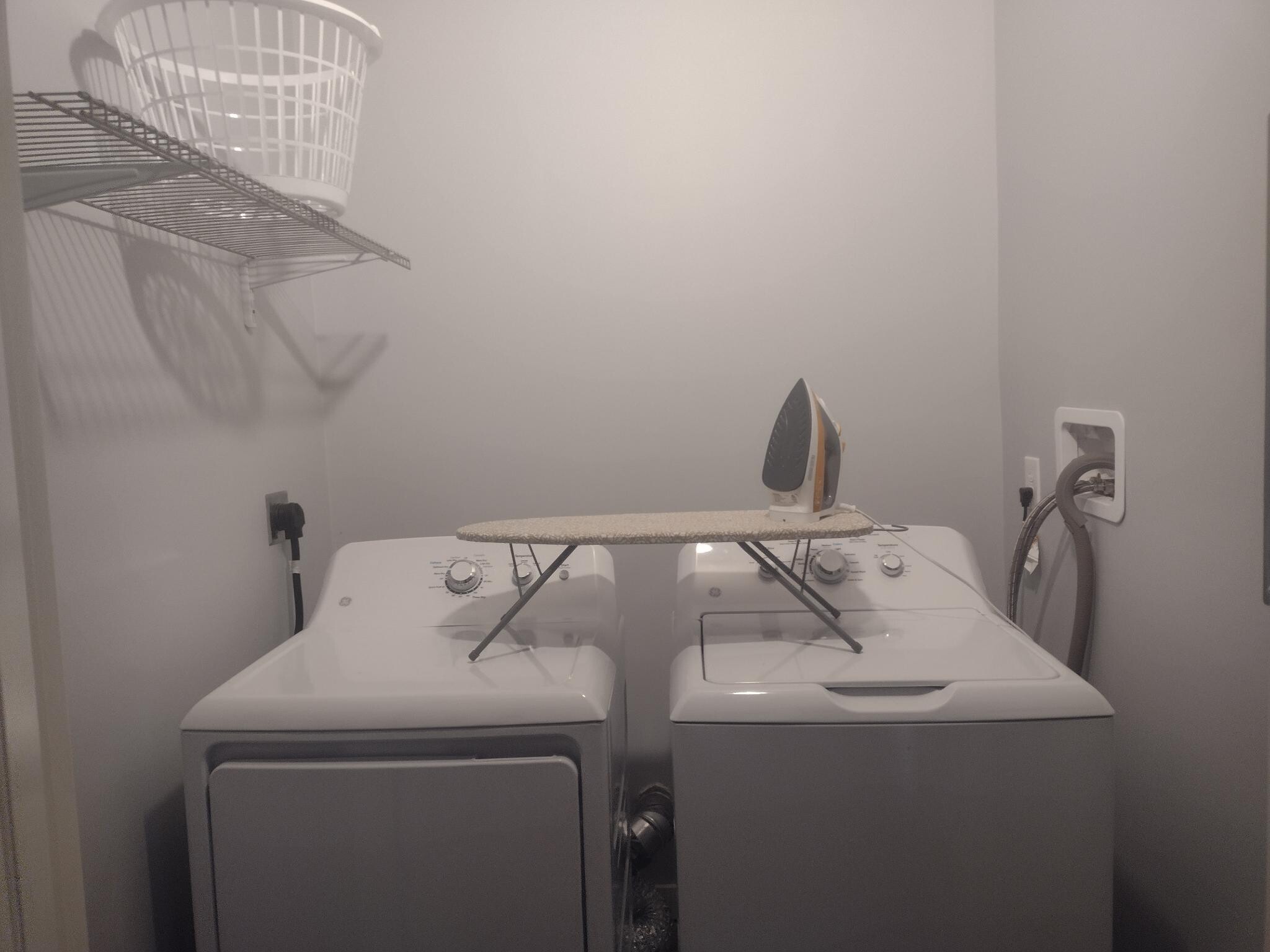 Building Photo - 49 S Main St