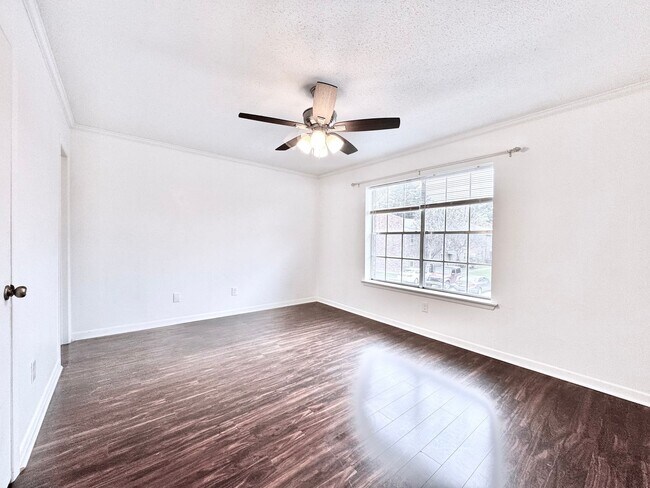 Building Photo - Spacious 2 Bed/2 Bathroom Condo in Bocage – Walk to Towne Center & Whole Foods!