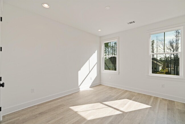 Building Photo - 94 Woodshire Dr