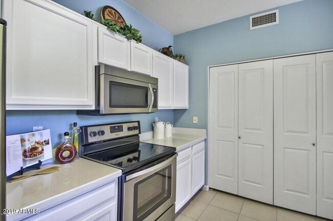 Building Photo - 11260 N 92nd St