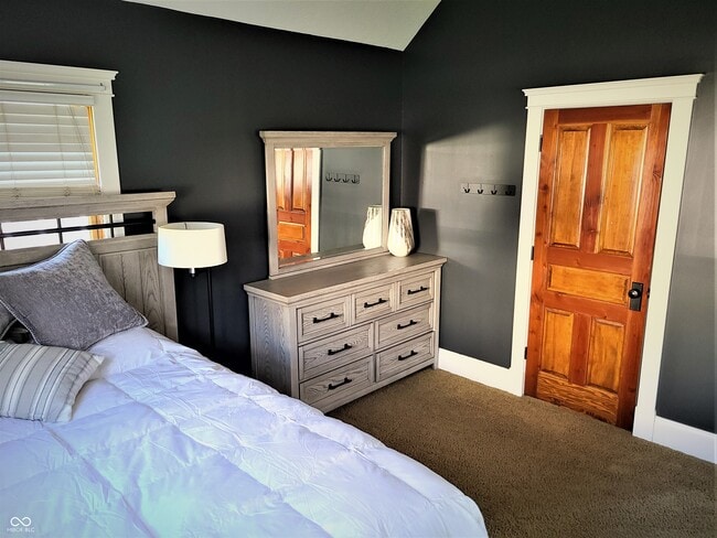 Building Photo - 131 1st Ave NW