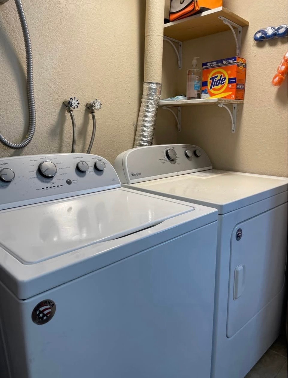 Building Photo - 7695 Tamara Lee Ct