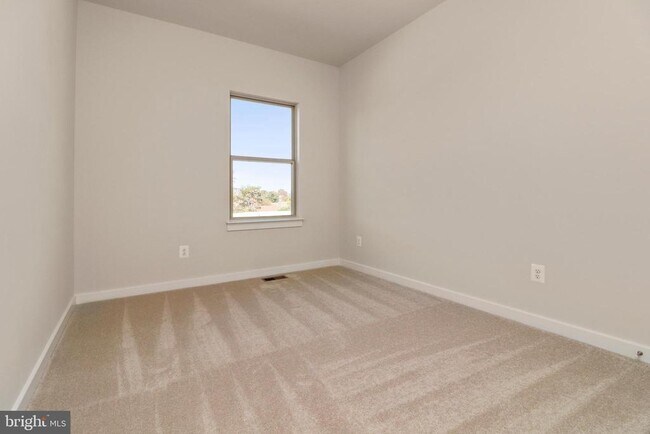 Building Photo - 2176 Glacier Rd